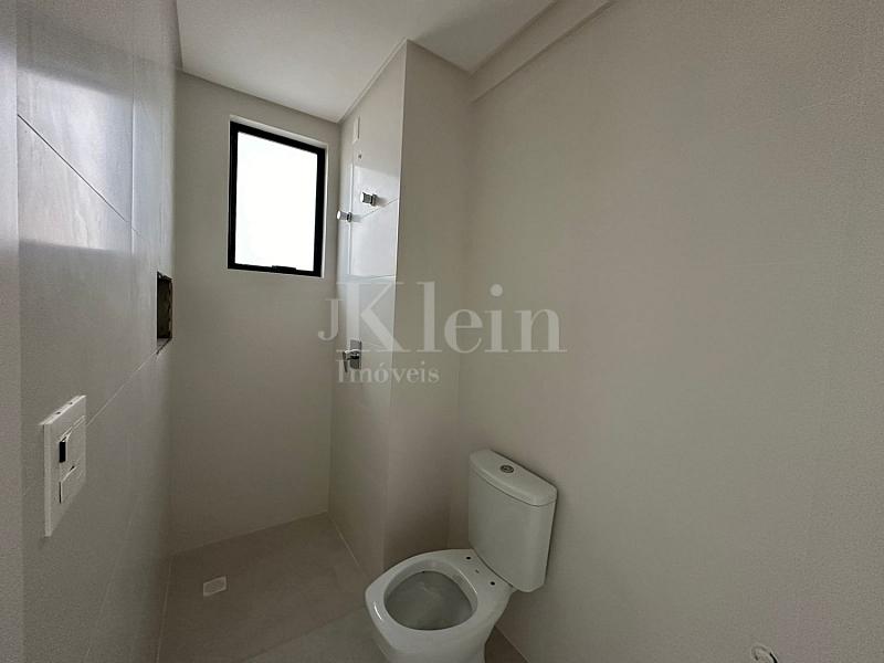 Banheiro da su�te do apartamento do Torri Di Mare Residenziale no Balne�rio Perequ� em Porto Belo