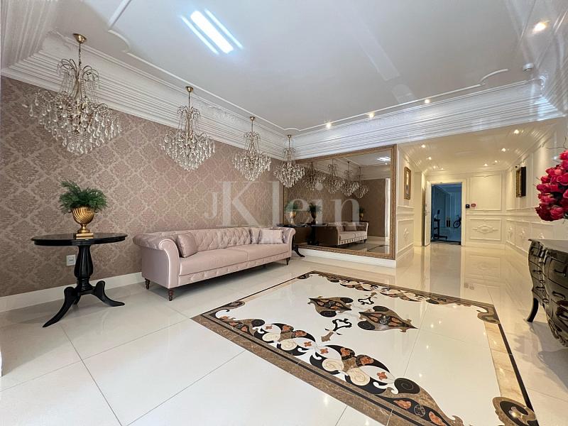 Hall de entrada do Via Veneto na Meia Praia em Itapema