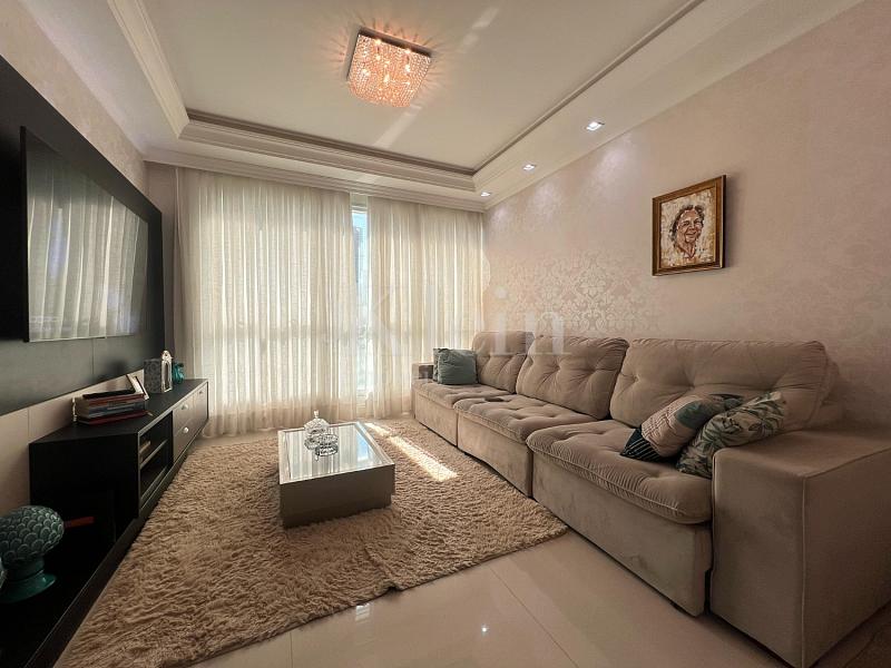 Living do apartamento no Via Veneto na Meia Praia em Itapema