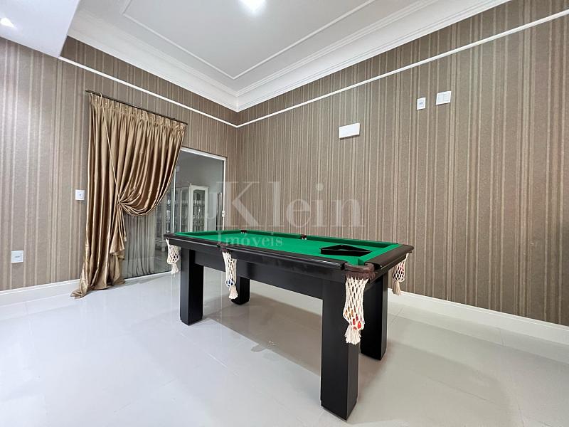 Sala de jogos do Via Veneto na Meia Praia em Itapema