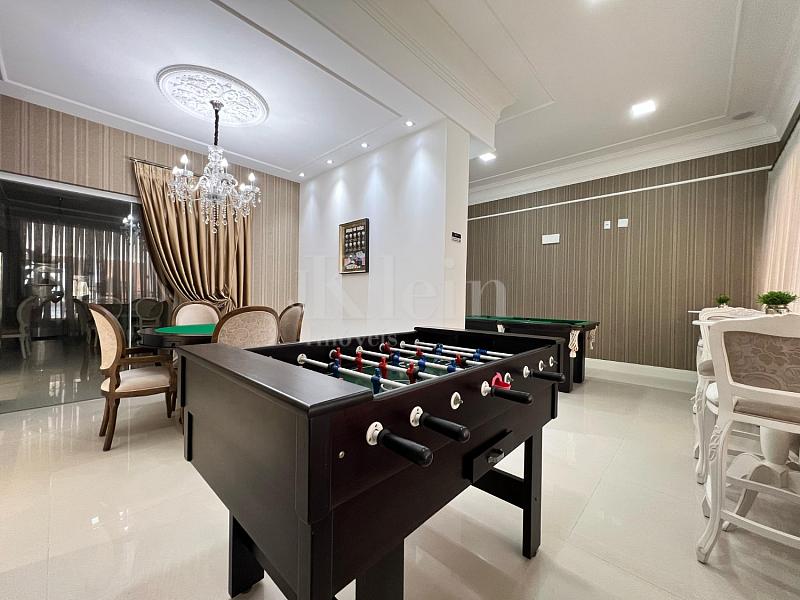 Sala de jogos do Via Veneto na Meia Praia em Itapema