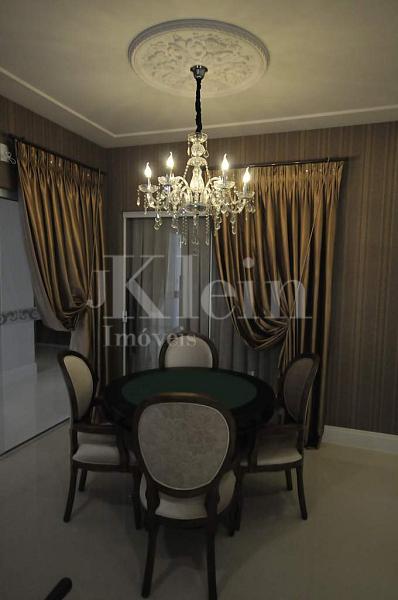 Sal�o de festas do Via Veneto na Meia Praia em Itapema