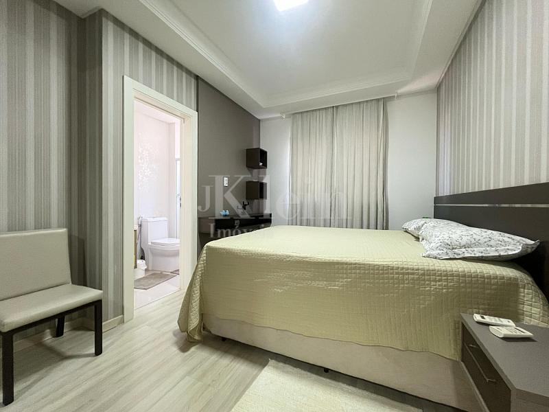 Su�te do apartamento no Via Veneto na Meia Praia em Itapema