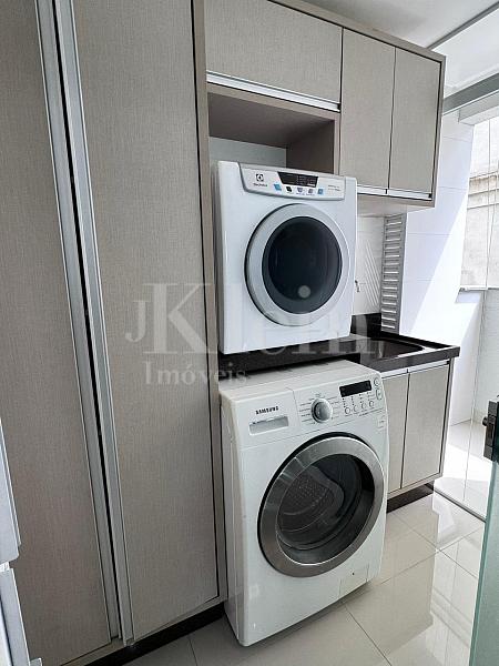 �rea de servi�o do apartamento no SC Marine Residence na Meia Praia em Itapema