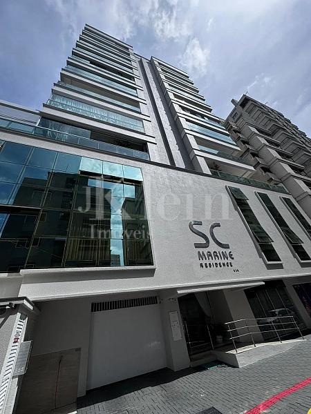 Fachada do SC Marine Residence na Meia Praia em Itapema