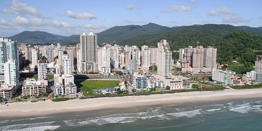 Fachada vista a�rea do Onix Towers Residence em Itapema