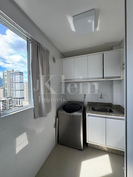 �rea de servi�o do apartamento do Diamante Residence na Meia Praia em Itapema