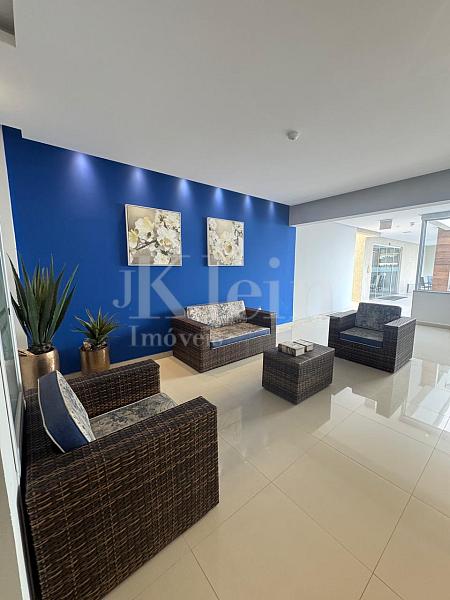 Estar social do Diamante Residence na Meia Praia em Itapema