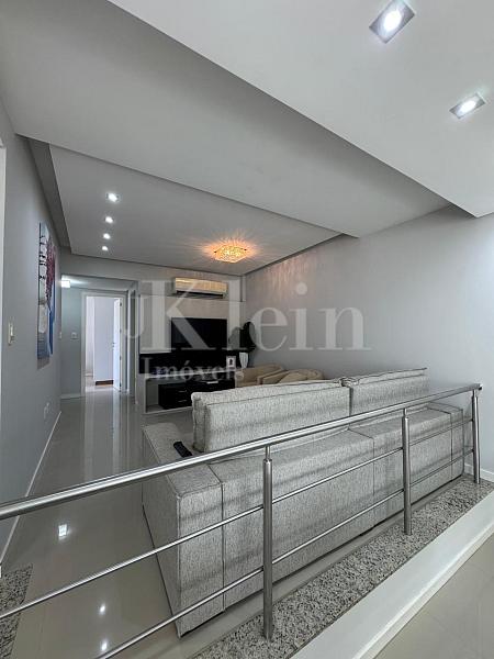 Living do apartamento do Diamante Residence na Meia Praia em Itapema