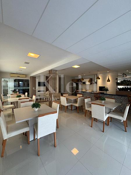 Sal�o de festas do Diamante Residence na Meia Praia em Itapema