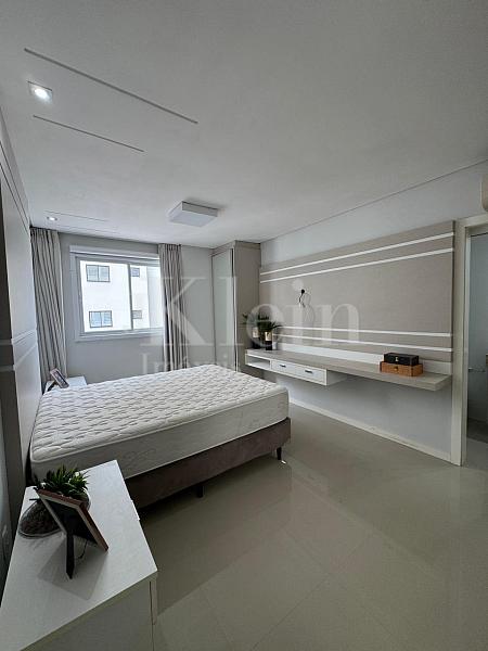 Su�te do apartamento do Diamante Residence na Meia Praia em Itapema