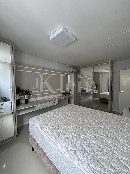 Su�te do apartamento do Diamante Residence na Meia Praia em Itapema