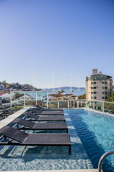 Piscina do Paradiso Residence no Centro em Itapema