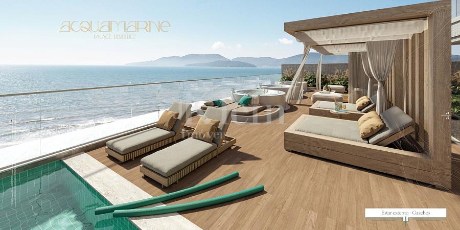 �rea da piscina do Acquamarine Palace Residence em Porto Belo