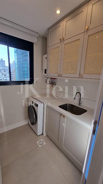 Apartamento mobiliado � venda Times Square em Itapema I Meia Praia