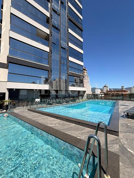 Piscina no Edif�cio Portland Park Residenceem Porto Belo
