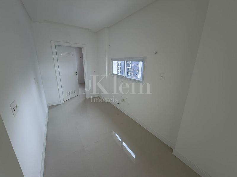 Apartamento pronto � venda em Itapema - Meia Praia 37