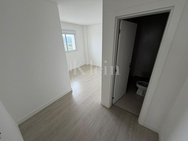 Apartamento pronto � venda em Itapema - Meia Praia 44