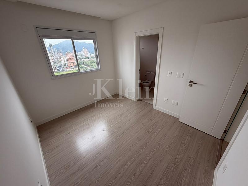 Apartamento pronto � venda em Itapema - Meia Praia 45