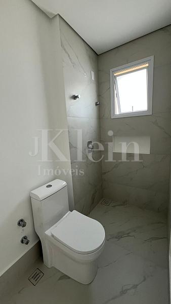 Banheiro da su�te do apartamento do Magnolia da Dallo no Centro em Itapema