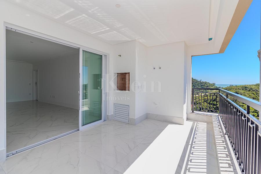 Sacada do apartamento do Magnolia da Dallo no Centro em Itapema