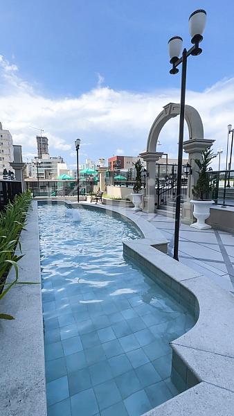 Espelho d'�gua do St Clair em Itapema