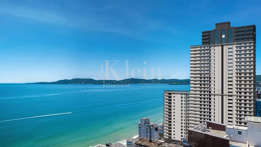 Fachada do CNA Latitude Residences na Meia Praia em Itapema