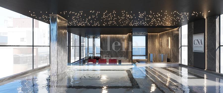 Piscina interna do CNA Latitude Residences na Meia Praia em Itapema