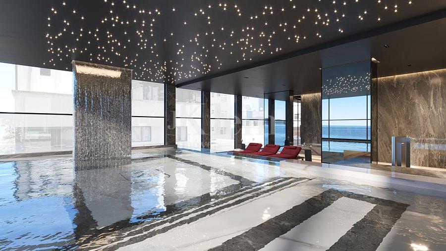 Piscina interna do CNA Latitude Residences na Meia Praia em Itapema