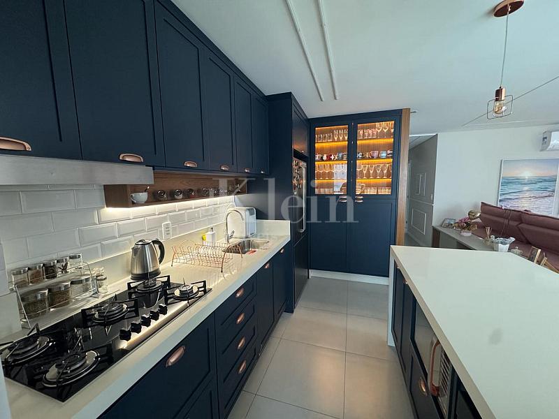 Cozinha do apartamento � venda no Villarrica Residencial na Meia Praia em Itapema
