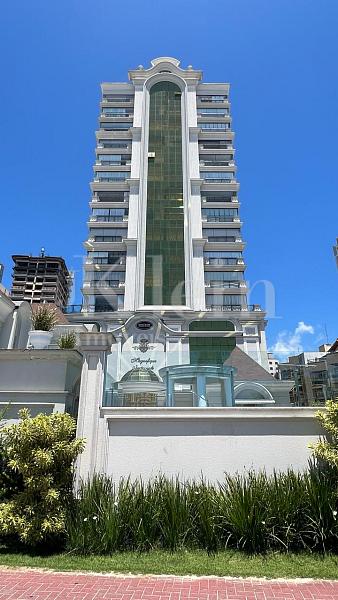 Fachada do Magnifique Imperiale na Meia Praia em Itapema