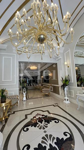 Hall de entrada do Magnifique Imperiale na Meia Praia em Itapema