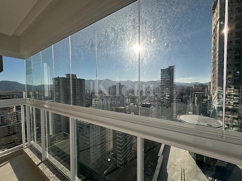 Por do sol do apartamento � venda no Edif�cio EL Elyon em Meia Praia Itapema