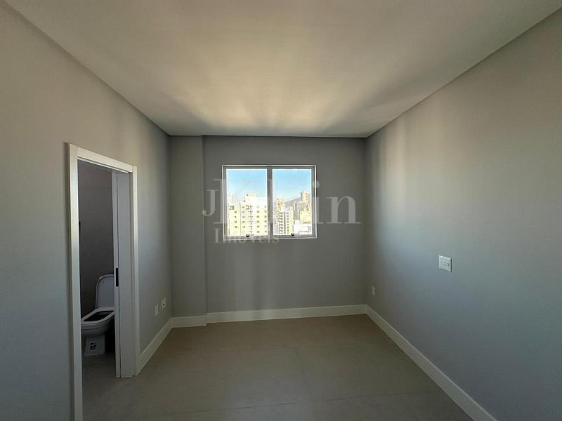 Su�te 3 do apartamento � venda no Edif�cio EL Elyon em Meia Praia Itapema