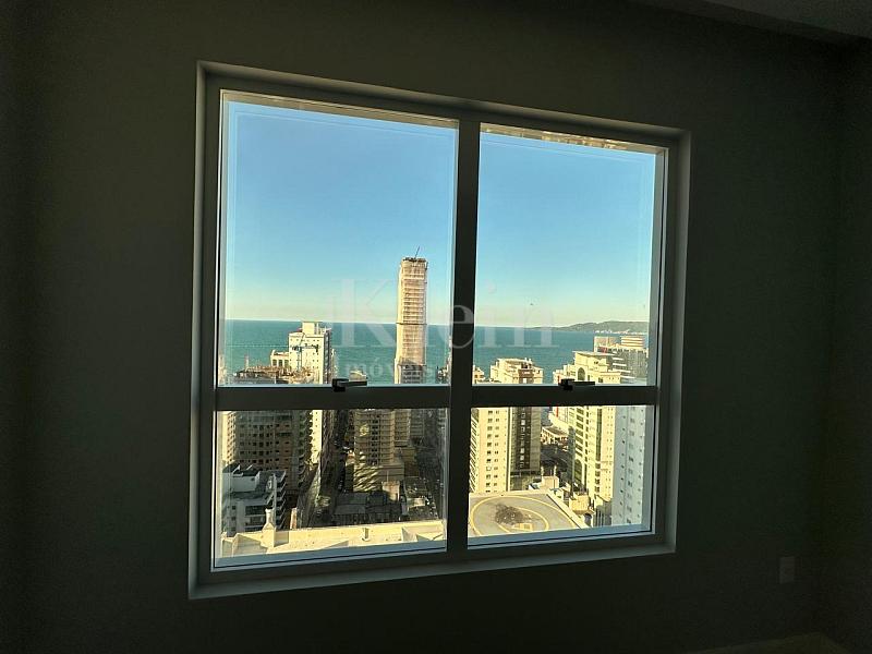 Vista Mar da Su�te 3 do apartamento � venda no Edif�cio EL Elyon em Meia Praia Itapema