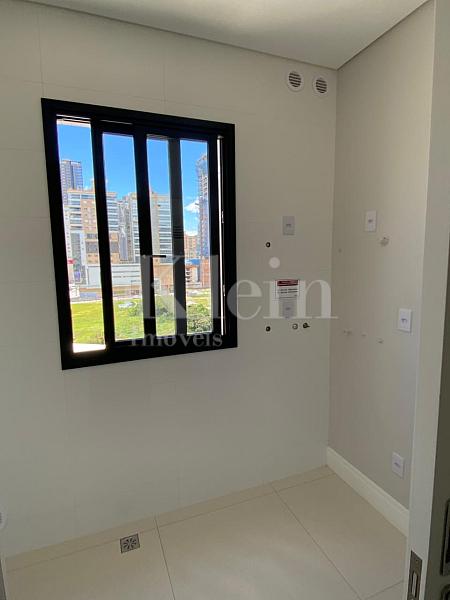 �rea de servi�o no Paramount Tower em Itapema