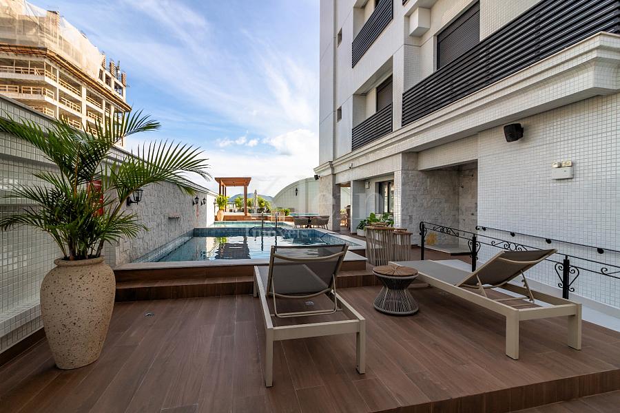 Piscina do Paramount Tower em Itapema