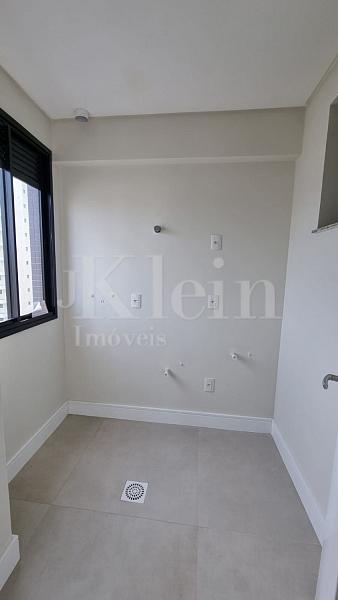 �rea de servi�o do apartamento do Brooklyn Tower na Meia Praia em Itapema