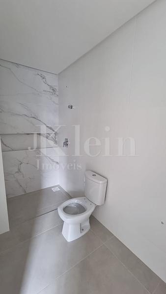 Banheiro da su�te do apartamento do Brooklyn Tower - Meia Praia em Itapema