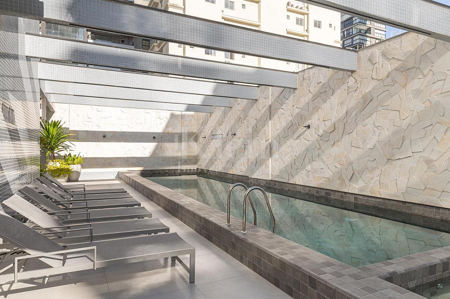 Piscina do Edif�cio Villa Aurora Residence apartamentos � venda em Meia Praia Itapema