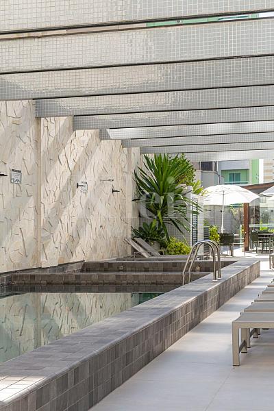 Piscina do Edif�cio Villa Aurora Residence apartamentos � venda em Meia Praia Itapema