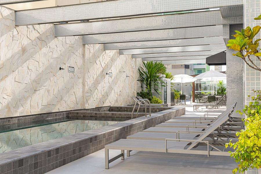 Piscina do Edif�cio Villa Aurora Residence apartamentos � venda em Meia Praia Itapema