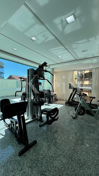 Acaemia do Breeze Palace Residence na Meia Praia em Itapema