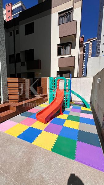 Playground do Breeze Palace Residence na Meia Praia em Itapema