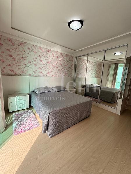 Su�te do apartamento do Breeze Palace Residence na Meia Praia em Itapema