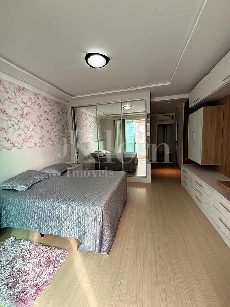 Su�te do apartamento do Breeze Palace Residence na Meia Praia em Itapema