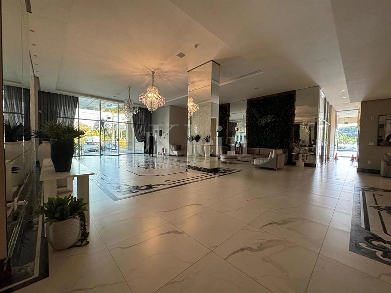 Hall de entrada no Vila das Aroeiras Residence apartamento � venda em Meia Praia Itapema