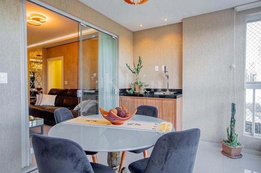 Sacadacom churrasqueira no Vila das Aroeiras Residence apartamento � venda em Meia Praia Itapema