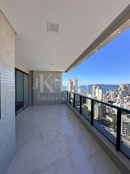 Sacada vista mar do apartamento � venda ed�ficio Greta Palace em Meia Praia | Itapema