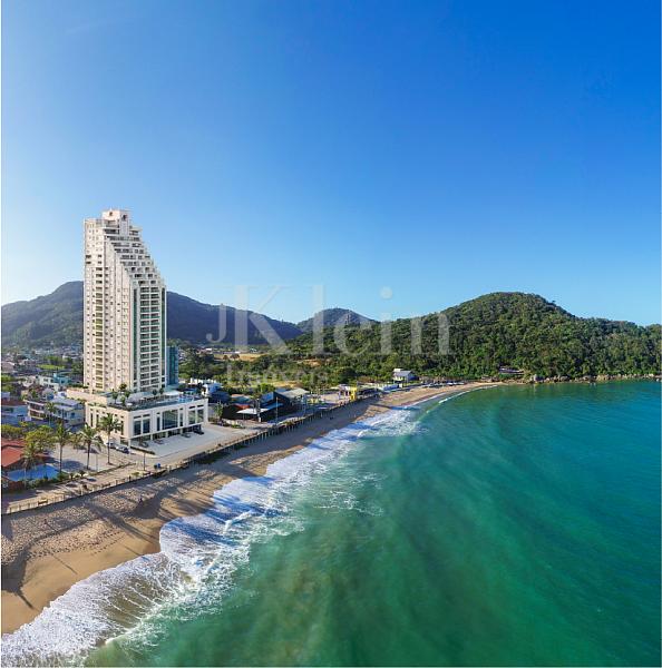 Fachada vista norte do Oceanic Tower Residence no Ilhota em Itapema